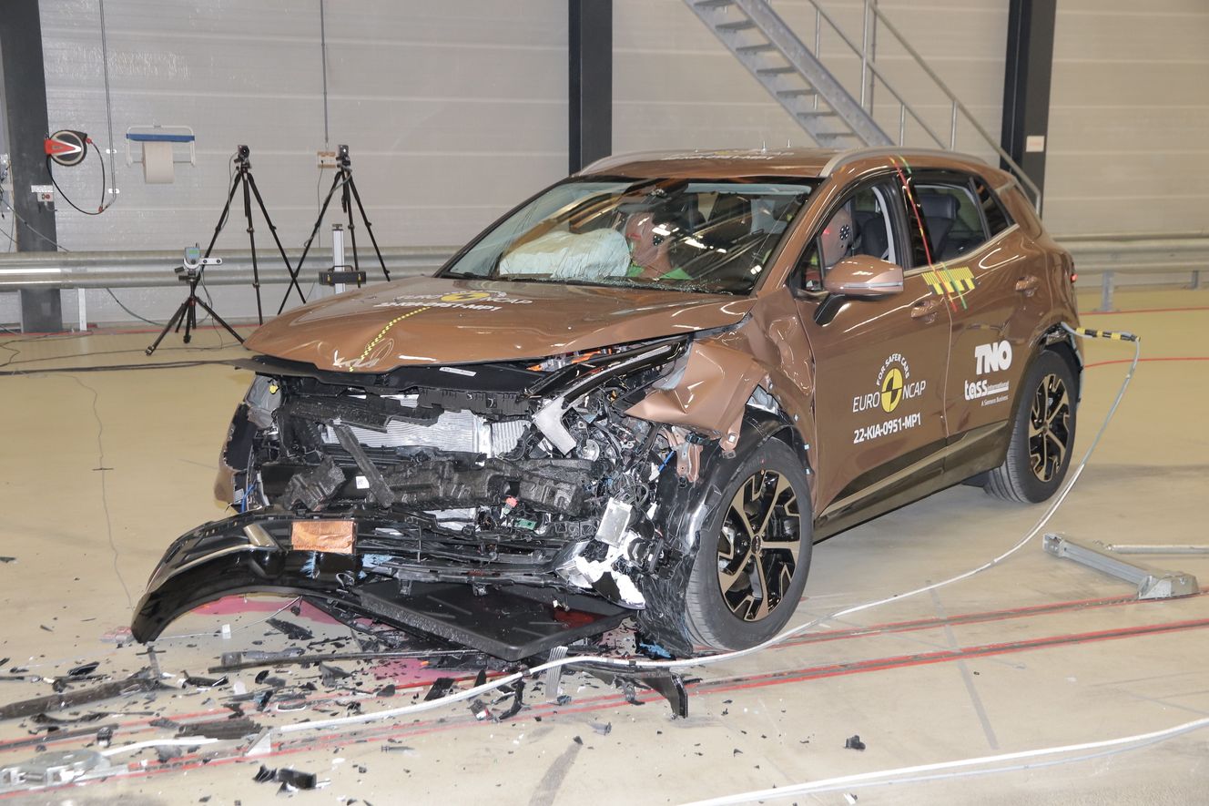 Kia Sportage car after crash test