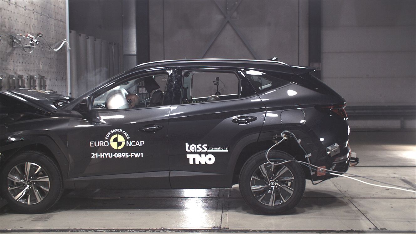 Hyundai Tucson car in crash test